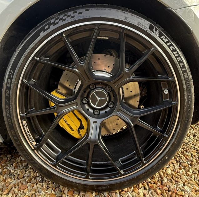 MERCEDES AMG GT 63 AMG 4MATIC+ BVA 9G-TRONIC 4.0 V8 585ch / SIÈGES ÉLECTRIQUES À MÉMOIRE / CARBONE