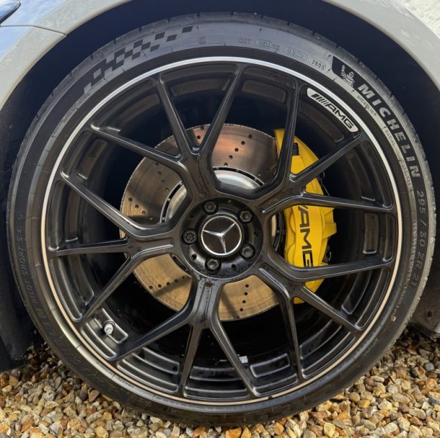 MERCEDES AMG GT 63 AMG 4MATIC+ BVA 9G-TRONIC 4.0 V8 585ch / SIÈGES ÉLECTRIQUES À MÉMOIRE / CARBONE