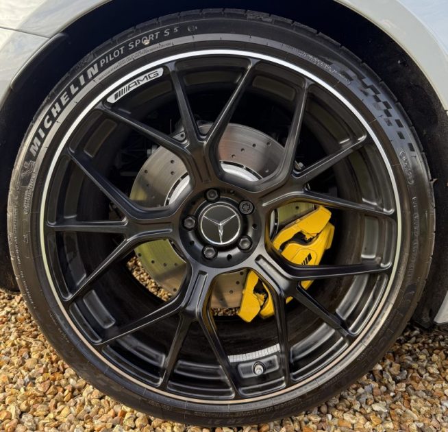 MERCEDES AMG GT 63 AMG 4MATIC+ BVA 9G-TRONIC 4.0 V8 585ch / SIÈGES ÉLECTRIQUES À MÉMOIRE / CARBONE