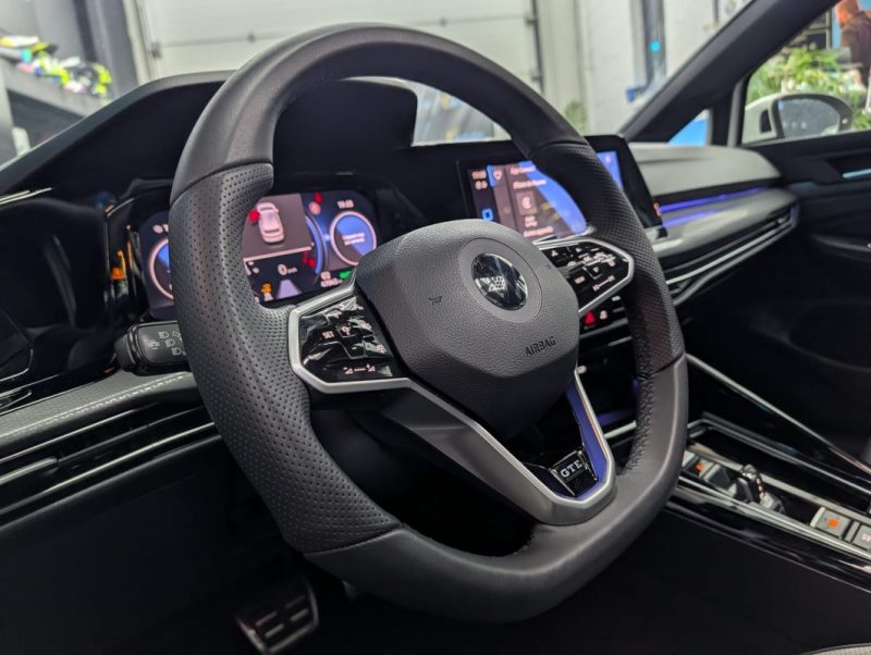 VOLKSWAGEN GOLF 8 GTE 1.4 HYBRID 245 Cv