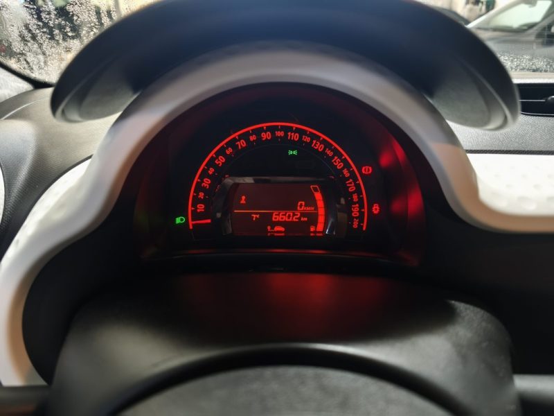 RENAULT TWINGO III 1.0 SCE 65CV FINITION TEAM RUGBY   