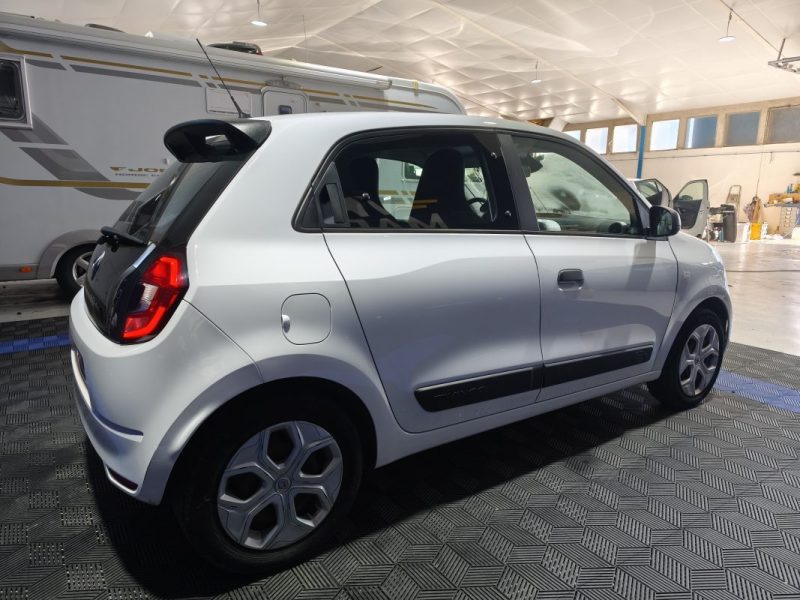 RENAULT TWINGO III 1.0 SCE 65CV FINITION TEAM RUGBY   