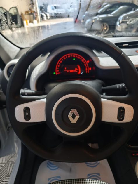 RENAULT TWINGO III 1.0 SCE 65CV FINITION TEAM RUGBY   