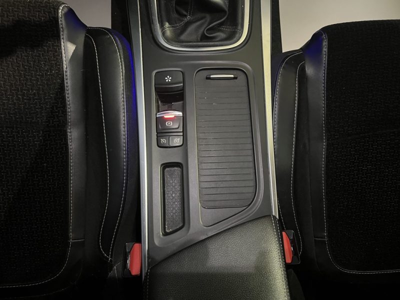 RENAULT MEGANE IV 1.2 TCE 130CH - GT LINE - BVM6 - GPS - CAMERA DE RECUL - 109500KM 