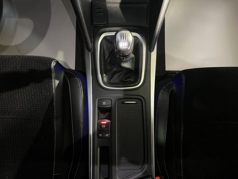 RENAULT MEGANE IV 1.2 TCE 130CH - GT LINE - BVM6 - GPS - CAMERA DE RECUL - 109500KM 