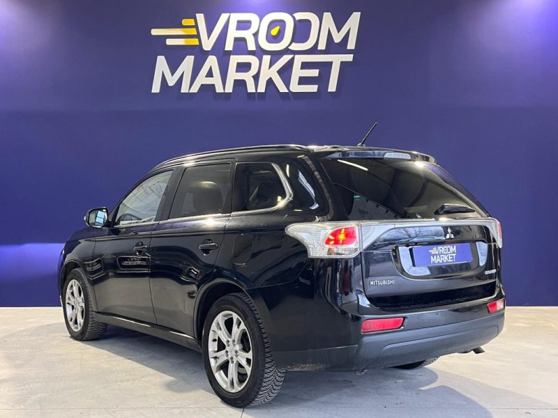 MITSUBISHI OUTLANDER 2.2 DI-D 150 INSTYLE 4WD BVA *** SIÉGE CHAUFFANT/ CAMÉRA DE RECULE ***