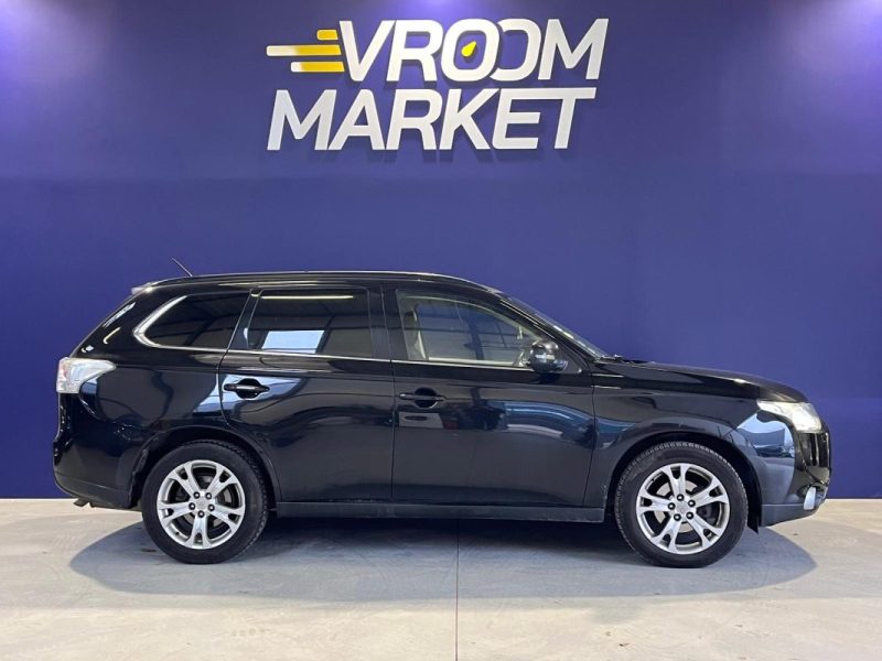 MITSUBISHI OUTLANDER 2.2 DI-D 150 INSTYLE 4WD BVA *** SIÉGE CHAUFFANT/ CAMÉRA DE RECULE ***