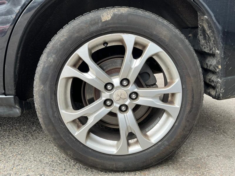 MITSUBISHI OUTLANDER 2.2 DI-D 150 INSTYLE 4WD BVA *** SIÉGE CHAUFFANT/ CAMÉRA DE RECULE ***