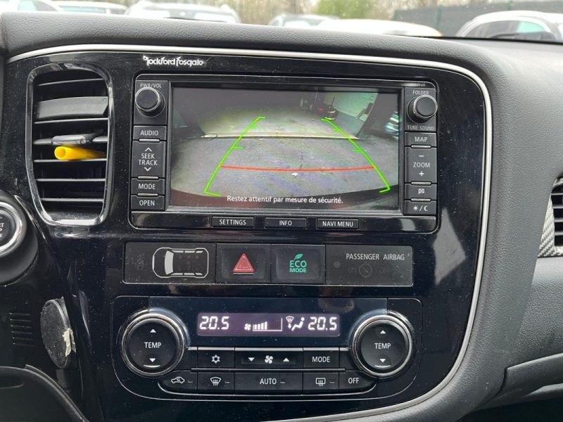 MITSUBISHI OUTLANDER 2.2 DI-D 150 INSTYLE 4WD BVA *** SIÉGE CHAUFFANT/ CAMÉRA DE RECULE ***
