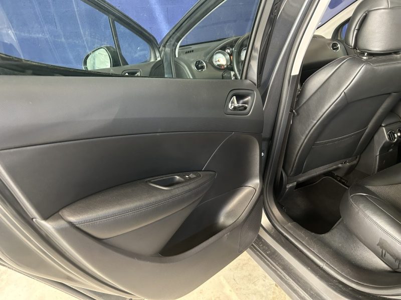 PEUGEOT 308 FELINE 150CV 2008 / 96 000KMS / CARPLAY / CAMERA DE RECUL / TOIT PANORAMIQUE