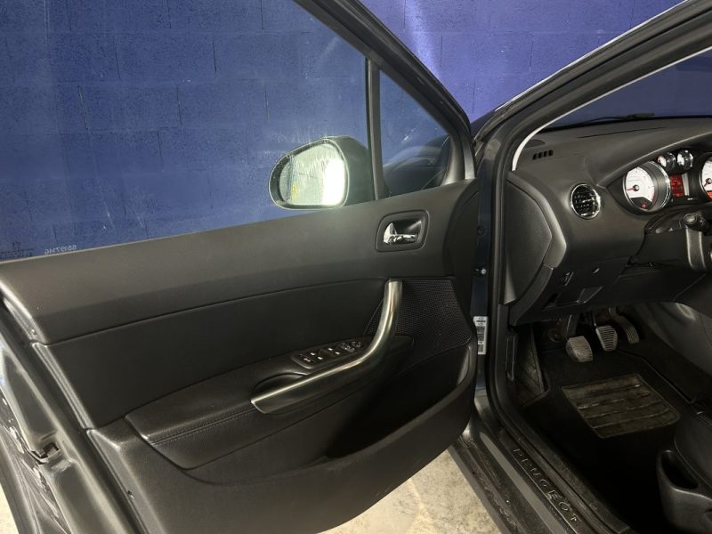 PEUGEOT 308 FELINE 150CV 2008 / 96 000KMS / CARPLAY / CAMERA DE RECUL / TOIT PANORAMIQUE