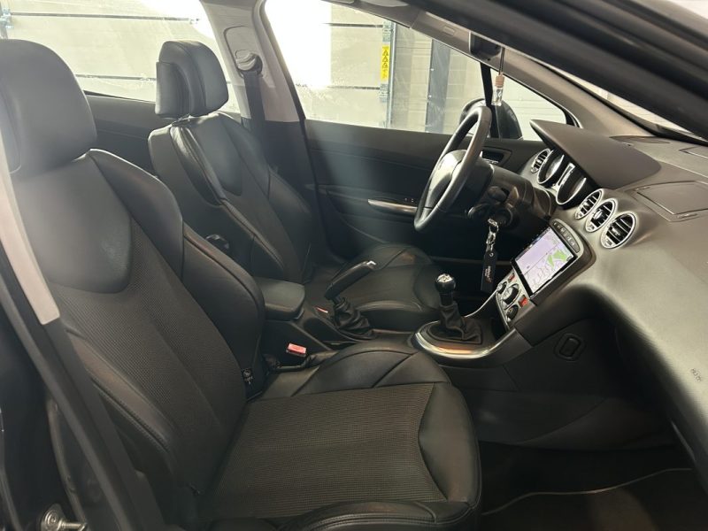 PEUGEOT 308 FELINE 150CV 2008 / 96 000KMS / CARPLAY / CAMERA DE RECUL / TOIT PANORAMIQUE