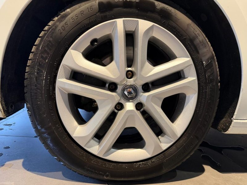 RENAULT MEGANE 4 1.3 TCE 140 BUSINESS EDC / ENTRETIEN RENAULT 2019