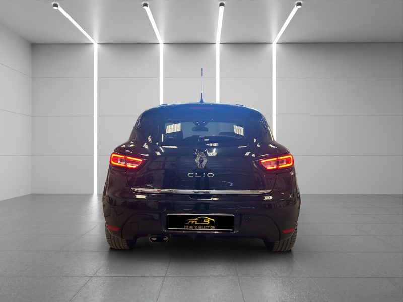 RENAULT CLIO IV *INITIALE PARIS* 1.2 TCE 120 CV *BOSE*.