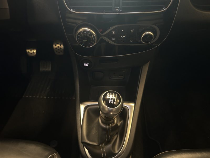 RENAULT CLIO IV *INITIALE PARIS* 1.2 TCE 120 CV *BOSE*.