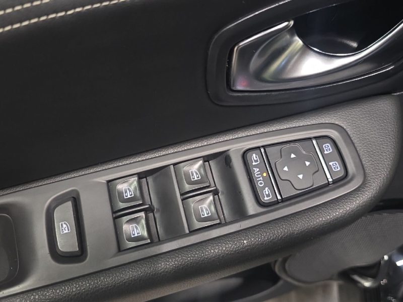 RENAULT CLIO IV *INITIALE PARIS* 1.2 TCE 120 CV.