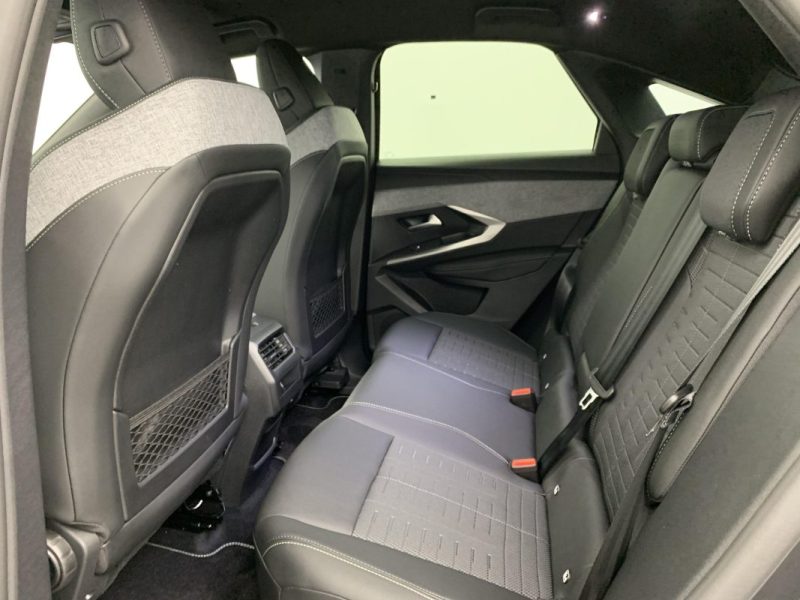 PEUGEOT 3008 HYBRID 145 E-DCS6 GT 2025