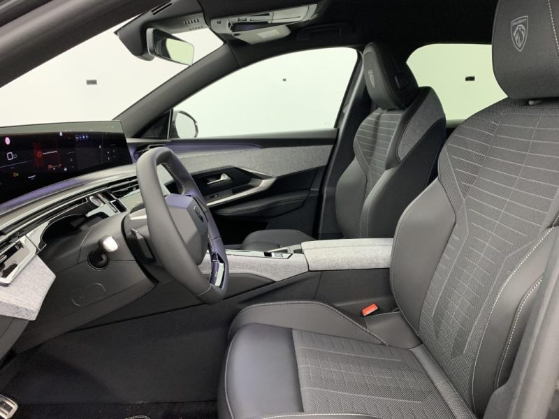 PEUGEOT 3008 HYBRID 145 E-DCS6 GT 2025