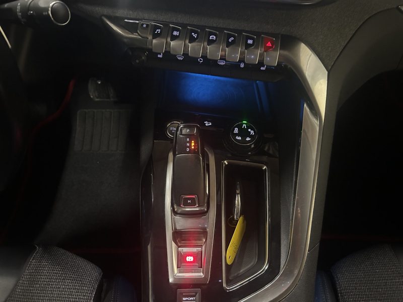 PEUGEOT 5008 II *7 PLACES* 1.2 Essence 130 cv *FINITION ALLURE* *BOITE AUTO*