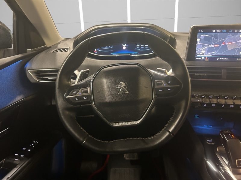 PEUGEOT 5008 II *7 PLACES* 1.2 Essence 130 cv *FINITION ALLURE* *BOITE AUTO*