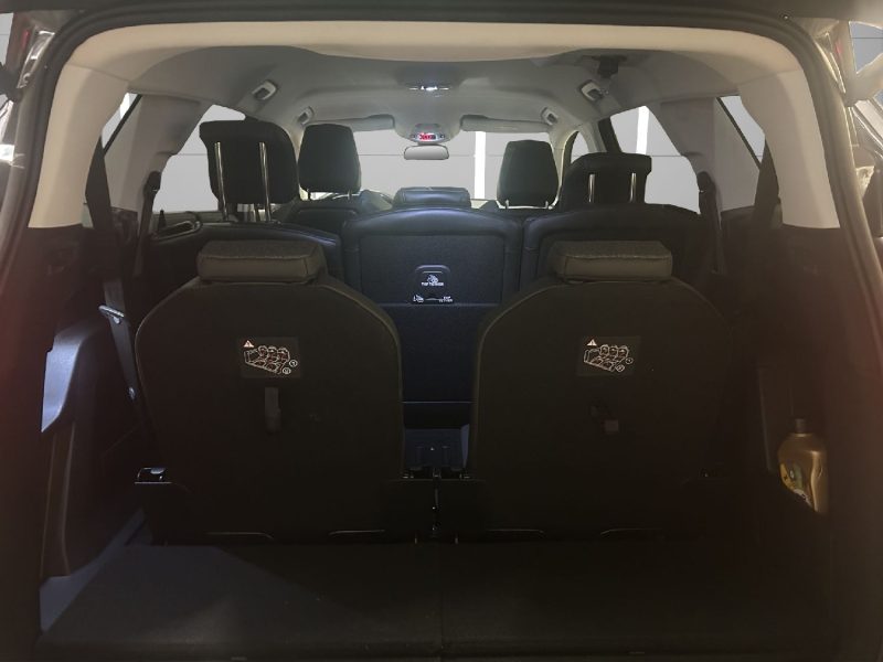 PEUGEOT 5008 II *7 PLACES* 1.2 Essence 130 cv *FINITION ALLURE* *BOITE AUTO*