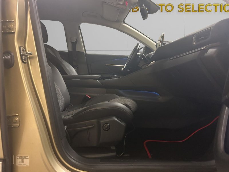 PEUGEOT 5008 II *7 PLACES* 1.2 Essence 130 cv *FINITION ALLURE* *BOITE AUTO*