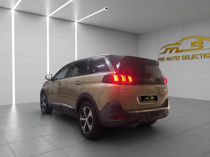 PEUGEOT 5008 II *7 PLACES* 1.2 Essence 130 cv *FINITION ALLURE* *BOITE AUTO*