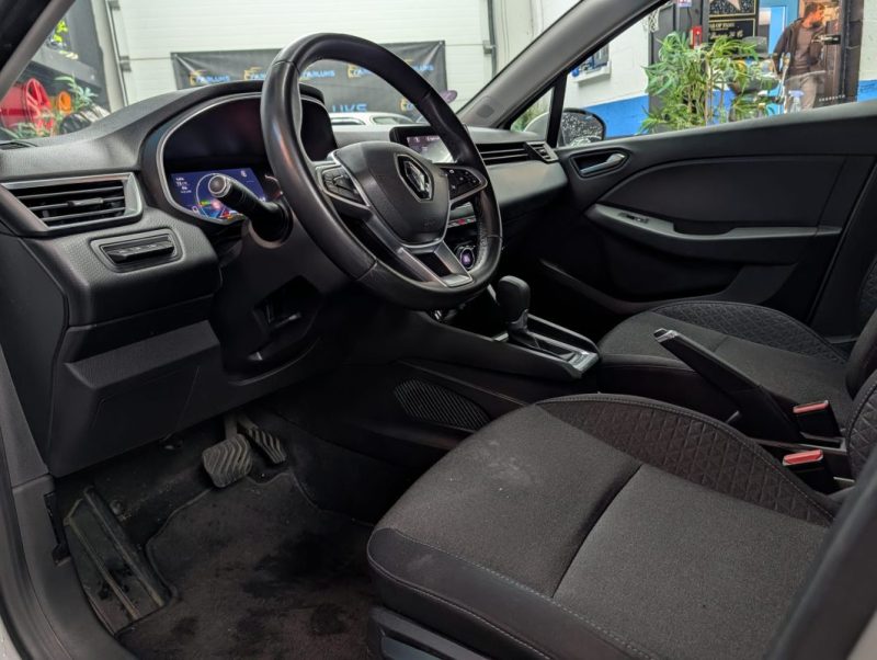 RENAULT CLIO V 1.6 E-tech 140cv LIMITED