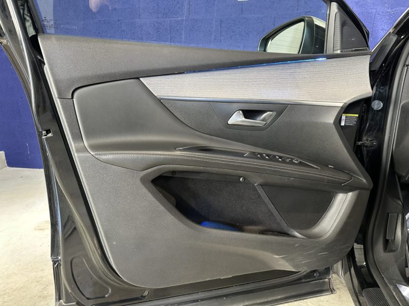 PEUGEOT 5008 GT 2.0L 180CH BLUE HDI SS EAT6 / 7 PLACES / CAR PLAY 