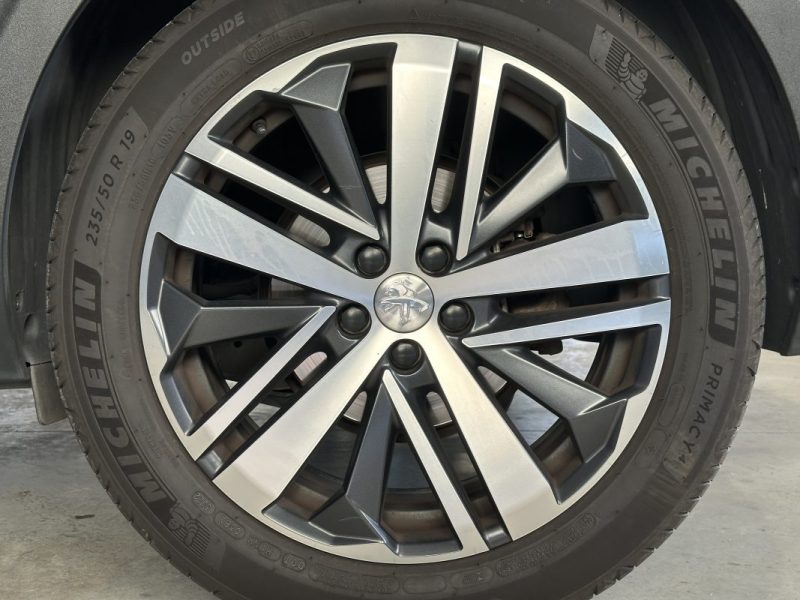 PEUGEOT 5008 GT 2.0L 180CH BLUE HDI SS EAT6 / 7 PLACES / CAR PLAY 