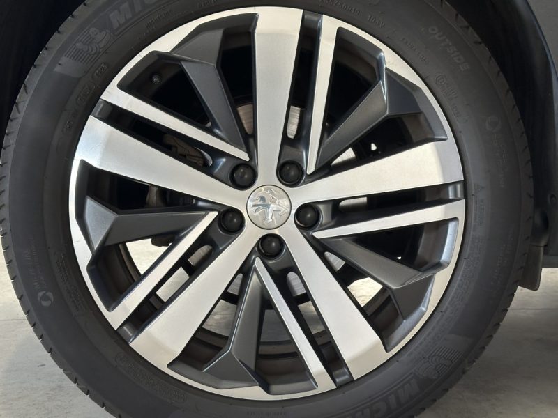 PEUGEOT 5008 GT 2.0L 180CH BLUE HDI SS EAT6 / 7 PLACES / CAR PLAY 