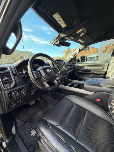 Dodge RAM 1500 5.7 V8 HEMI REBEL Night – 400 ch – 69 000 km – Garantie 12 mois