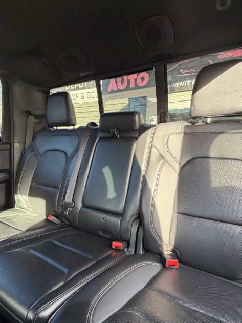 Dodge RAM 1500 5.7 V8 HEMI REBEL Night – 400 ch – 69 000 km – Garantie 12 mois