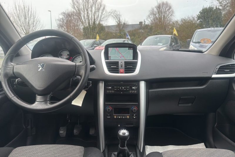 PEUGEOT 207 1.4 HDI 70ch Trendy - Garantie