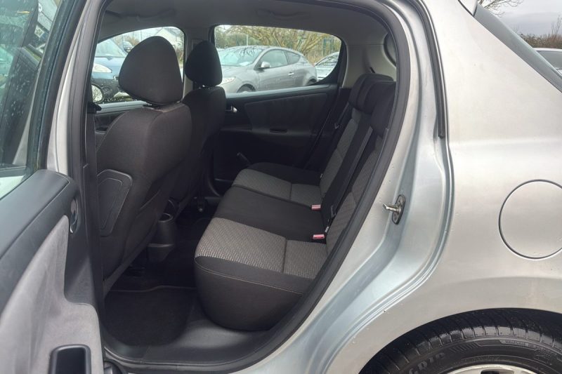PEUGEOT 207 1.4 HDI 70ch Trendy - Garantie