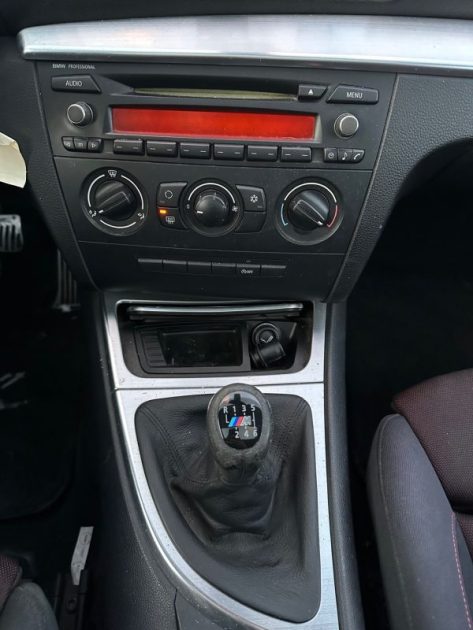 B.M.W. SERIE 1 120I PACK M / 138KM / TOIT OUVRANT / CLIM / PAIEMENT 4 OU 10 POSSIBLE 2008