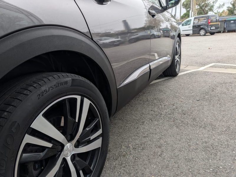 PEUGEOT 3008 GT Line 130 ch Phase 2 1.5 BlueHDi  Boîte Automatique/ Pack Cuir Massant