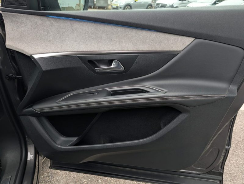 PEUGEOT 3008 GT Line 130 ch Phase 2 1.5 BlueHDi  Boîte Automatique/ Pack Cuir Massant