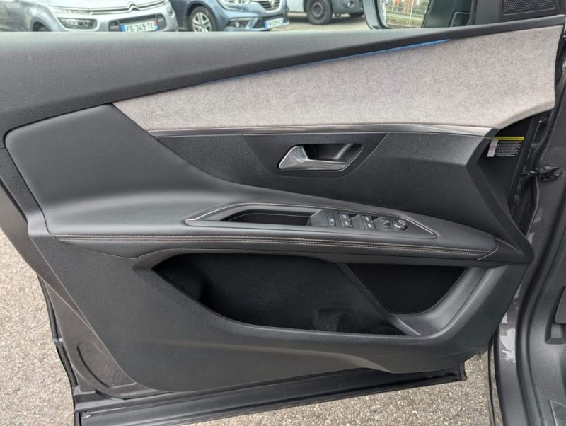PEUGEOT 3008 GT Line 130 ch Phase 2 1.5 BlueHDi  Boîte Automatique/ Pack Cuir Massant