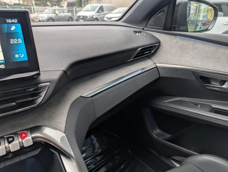 PEUGEOT 3008 GT Line 130 ch Phase 2 1.5 BlueHDi  Boîte Automatique/ Pack Cuir Massant