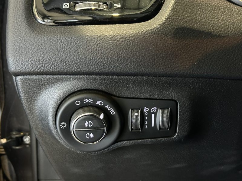 JEPP COMPASS LIMITED 4X4 BEATS 2018 140CV / CARPLAY / CAMERA DE RECUL / SIEGES ELECTRIQUE A MÉMOIRE 