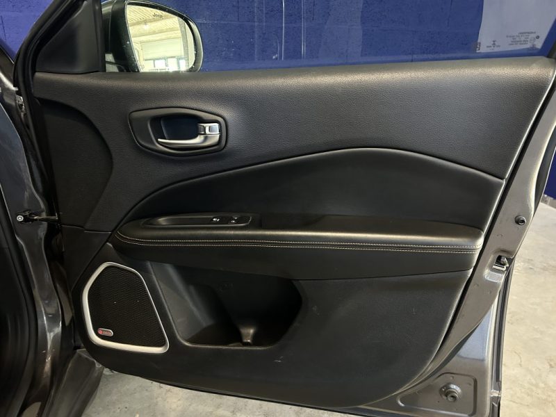 JEPP COMPASS LIMITED 4X4 BEATS 2018 140CV / CARPLAY / CAMERA DE RECUL / SIEGES ELECTRIQUE A MÉMOIRE 