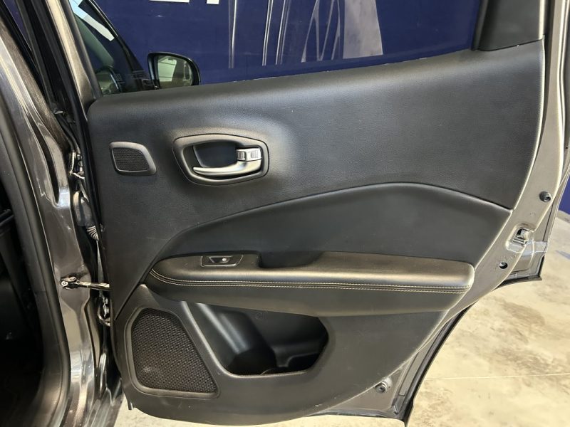 JEPP COMPASS LIMITED 4X4 BEATS 2018 140CV / CARPLAY / CAMERA DE RECUL / SIEGES ELECTRIQUE A MÉMOIRE 