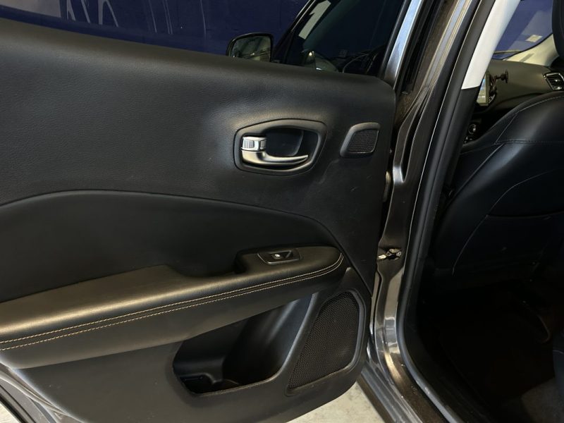 JEPP COMPASS LIMITED 4X4 BEATS 2018 140CV / CARPLAY / CAMERA DE RECUL / SIEGES ELECTRIQUE A MÉMOIRE 