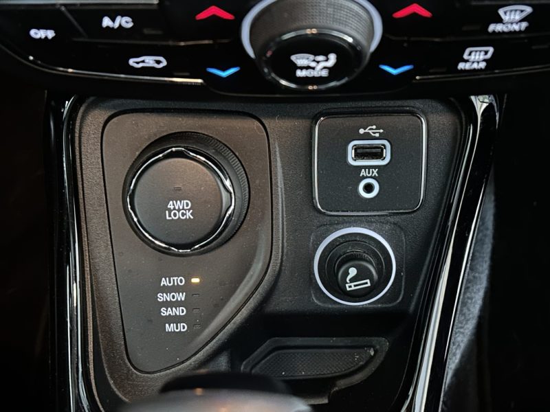 JEPP COMPASS LIMITED 4X4 BEATS 2018 140CV / CARPLAY / CAMERA DE RECUL / SIEGES ELECTRIQUE A MÉMOIRE 