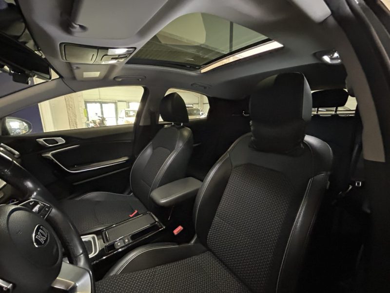 KIA XCEED DESIGNE 2020 / TOIT OUVRANT PANORAMIQUE / CARPLAY / KEYLESS / AIDE A LA CONDUITE