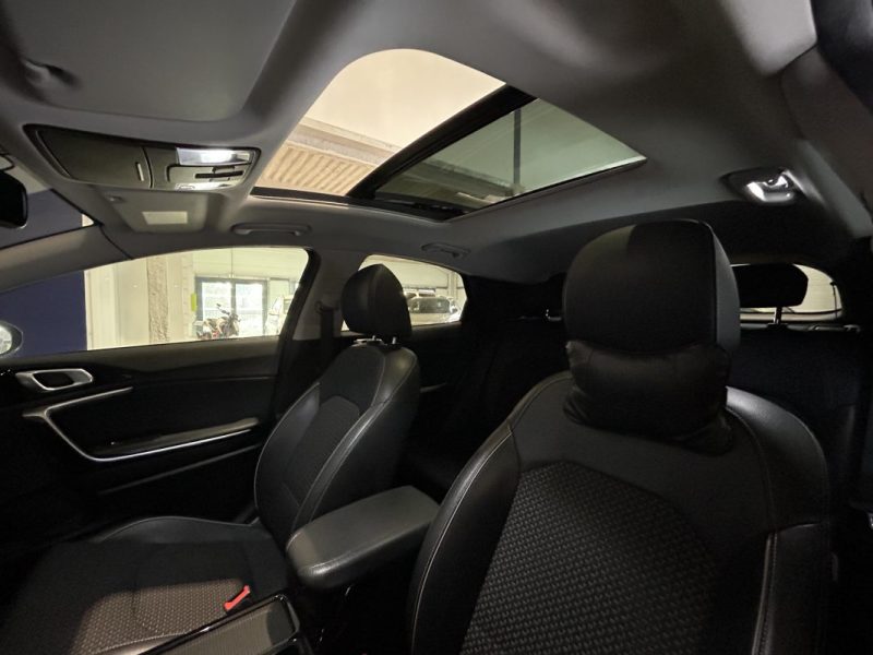 KIA XCEED DESIGNE 2020 / TOIT OUVRANT PANORAMIQUE / CARPLAY / KEYLESS / AIDE A LA CONDUITE