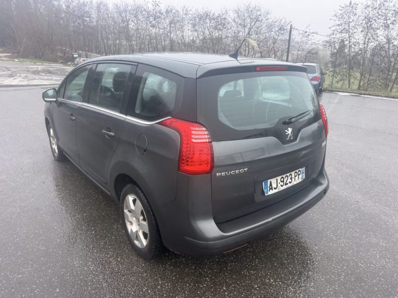 PEUGEOT 5008 1.6 HDI 110 business PACK 2010