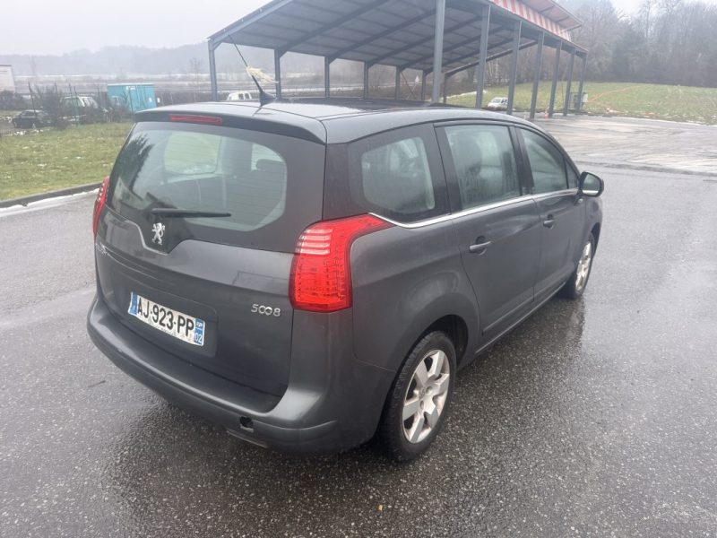 PEUGEOT 5008 1.6 HDI 110 business PACK 2010