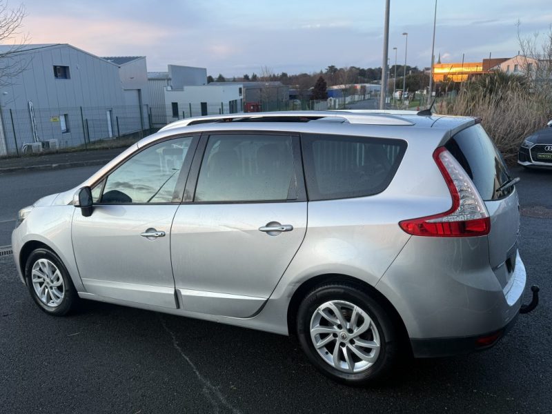 RENAULT SCENICIII 1.5 DCI 110CH ENERGY BOSE ECO² 7 PLACES 2014